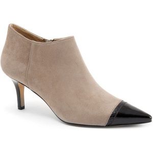 TROTTERS Suede Leather Ankle Booties Narrow & Low Heeled Pointed Toe Size 9.5